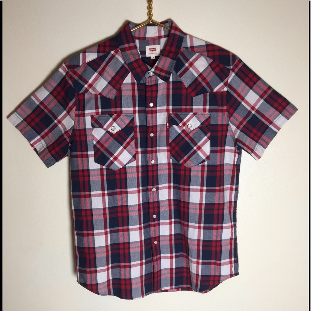Men’s Levi’s Button down short sleeve shirt medium